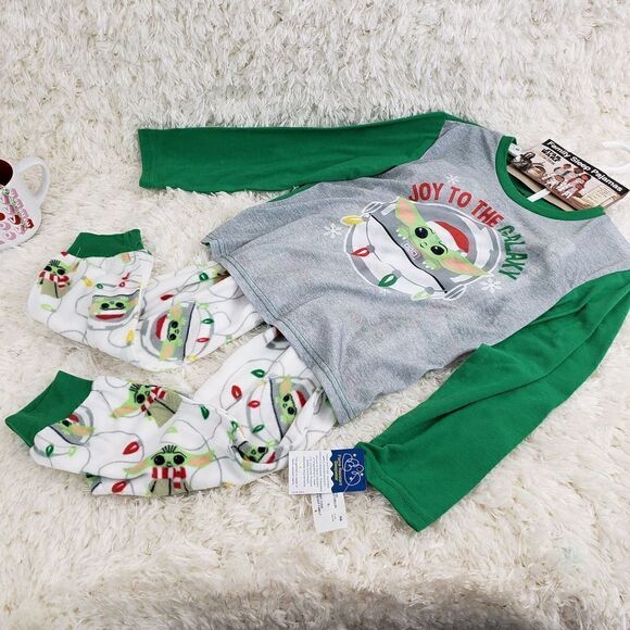 Star Wars 8 Multicolor Mandalorian Baby Yoda Pajama Set  Cute - Picture 1 of 6